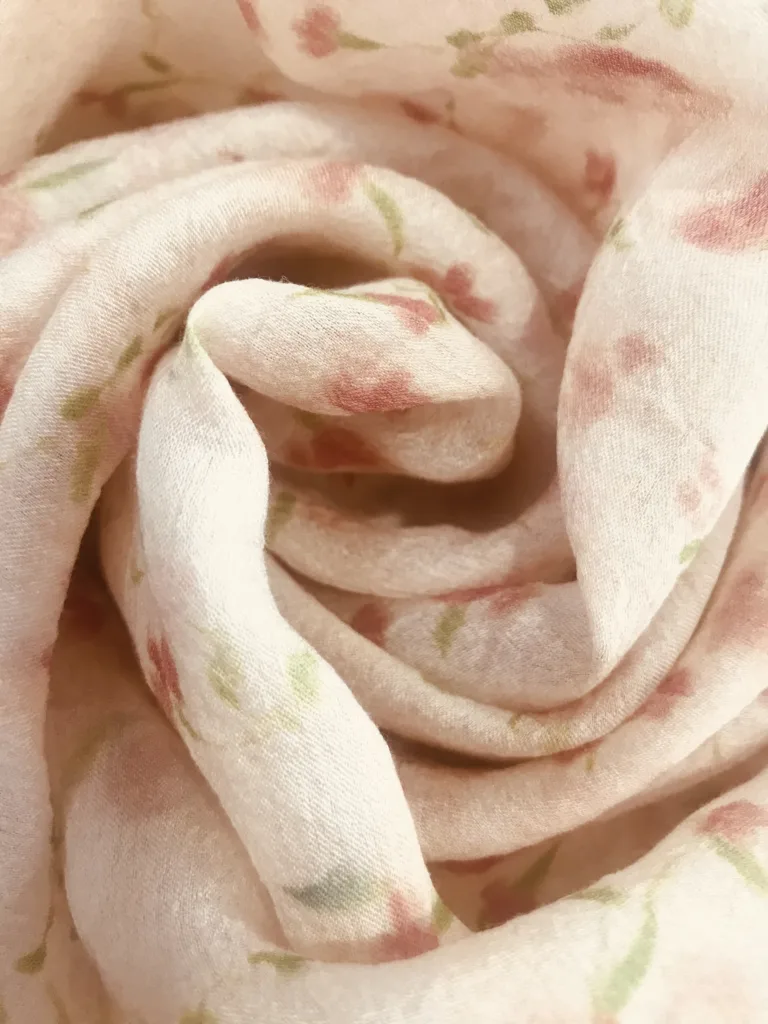 31%Polyester 69%Lyocell Satin Floral Prin