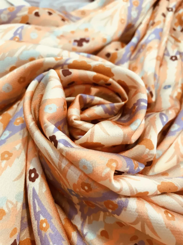 Polyester Stretch Seersucker Satin fabric with fancy print design for women's blouse,dress,sleepwear,pajamas,jumpsuit...