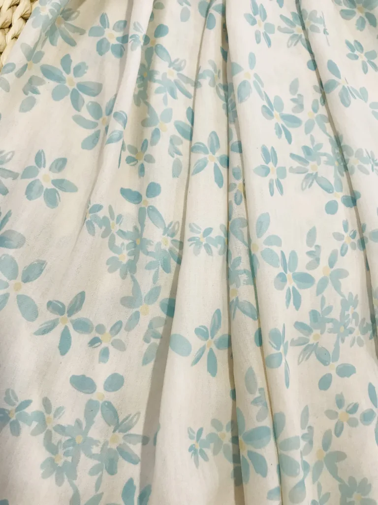 Polyester Crack Chiffon Printed Fabric with Floral design