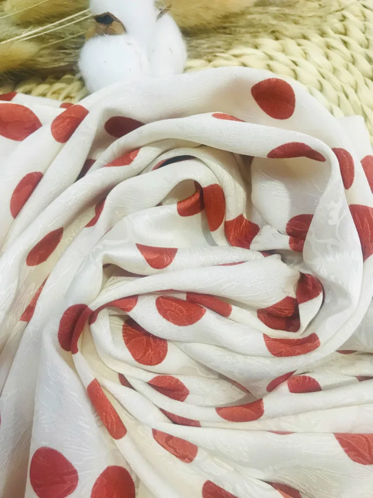 Polyester Jacquard Chiffon Printd Fabric Dots Design