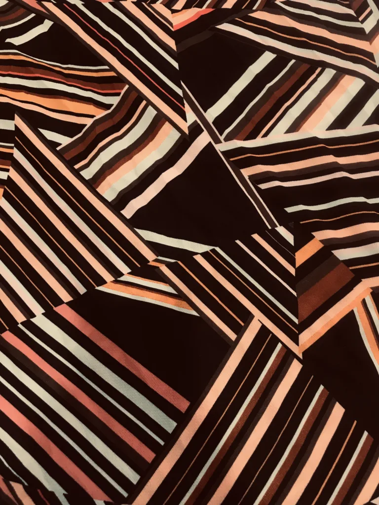 Polyester Stretch Seersucker fabric with fancy print design (2)