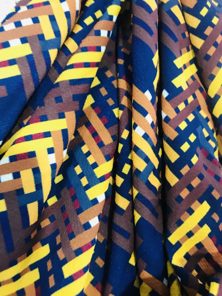 Polyester Stretch Seersucker fabric with fancy print design (3)