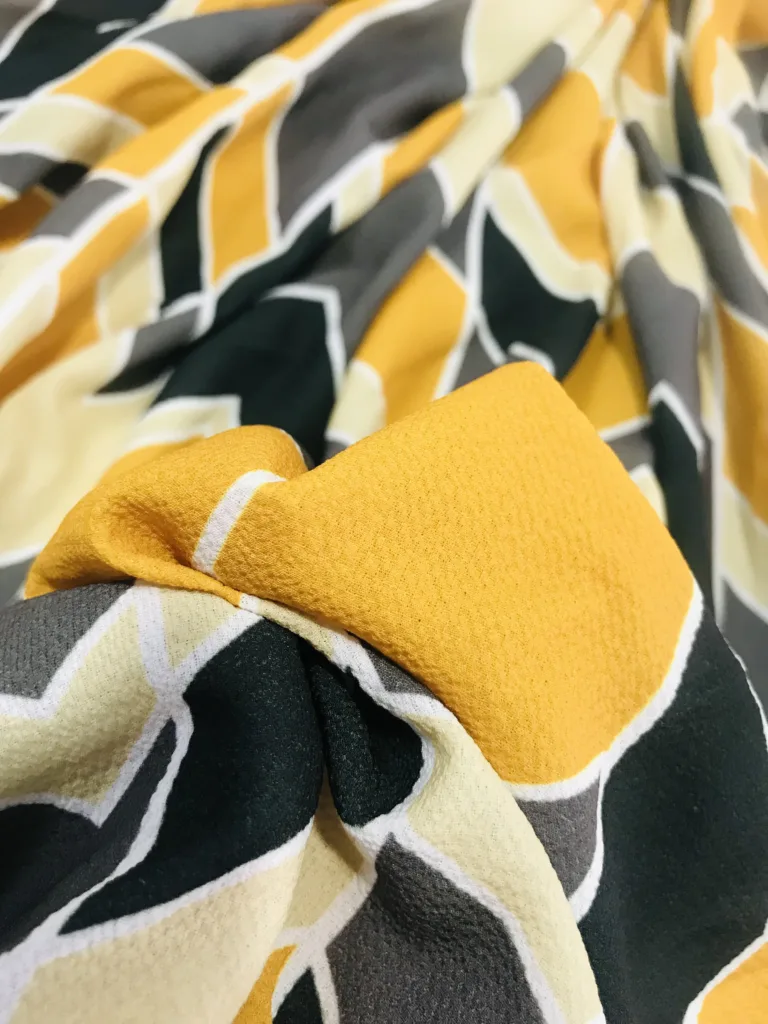 Polyester Stretch Seersucker fabric with fancy print design (4)